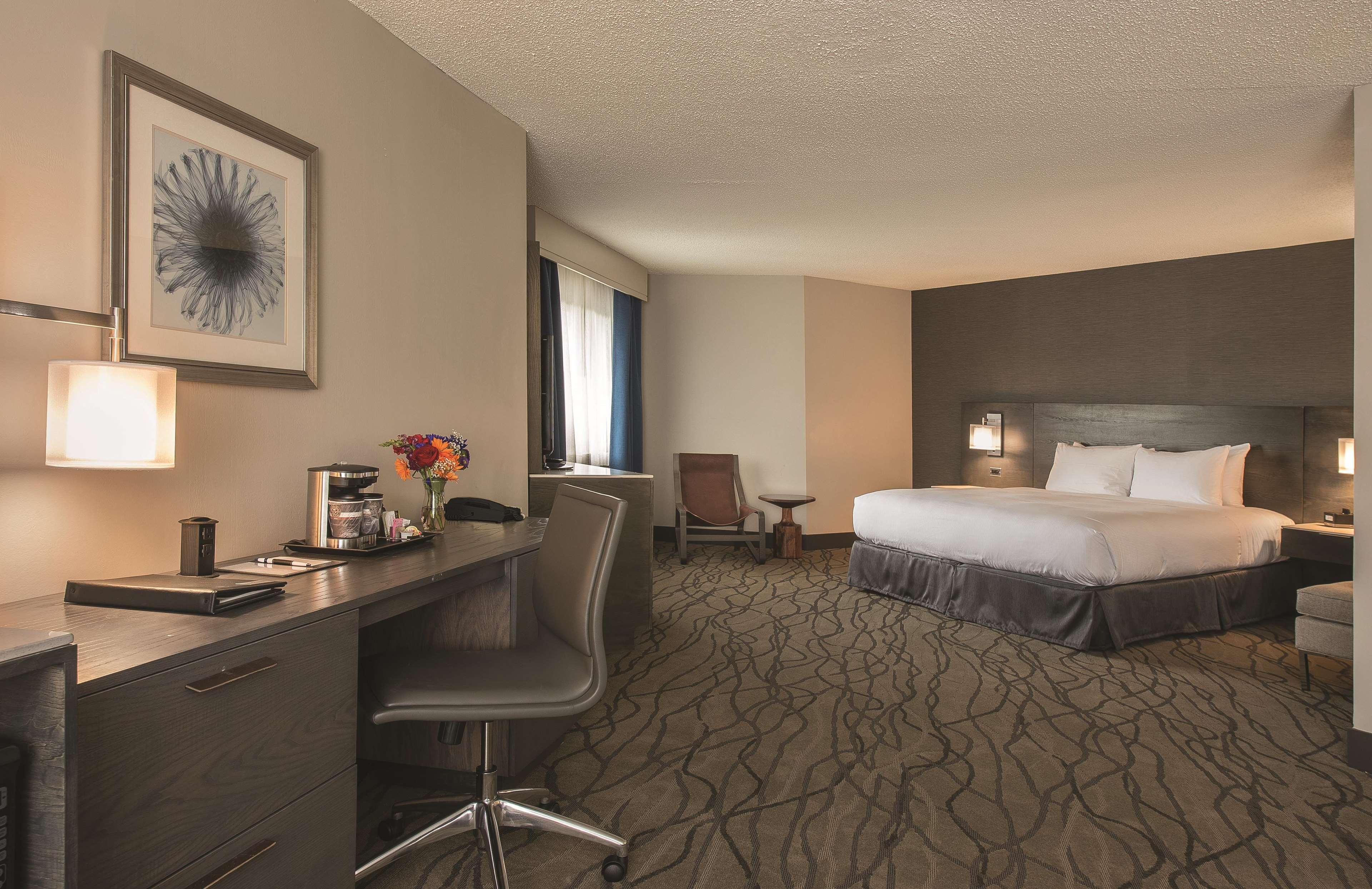 Doubletree By Hilton Racine Harbourwalk Hotel Bagian luar foto