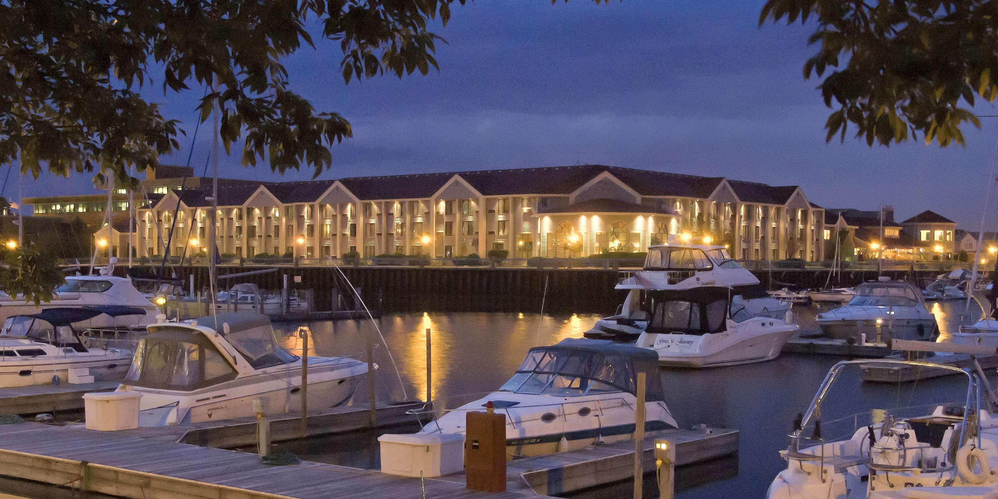 Doubletree By Hilton Racine Harbourwalk Hotel Bagian luar foto