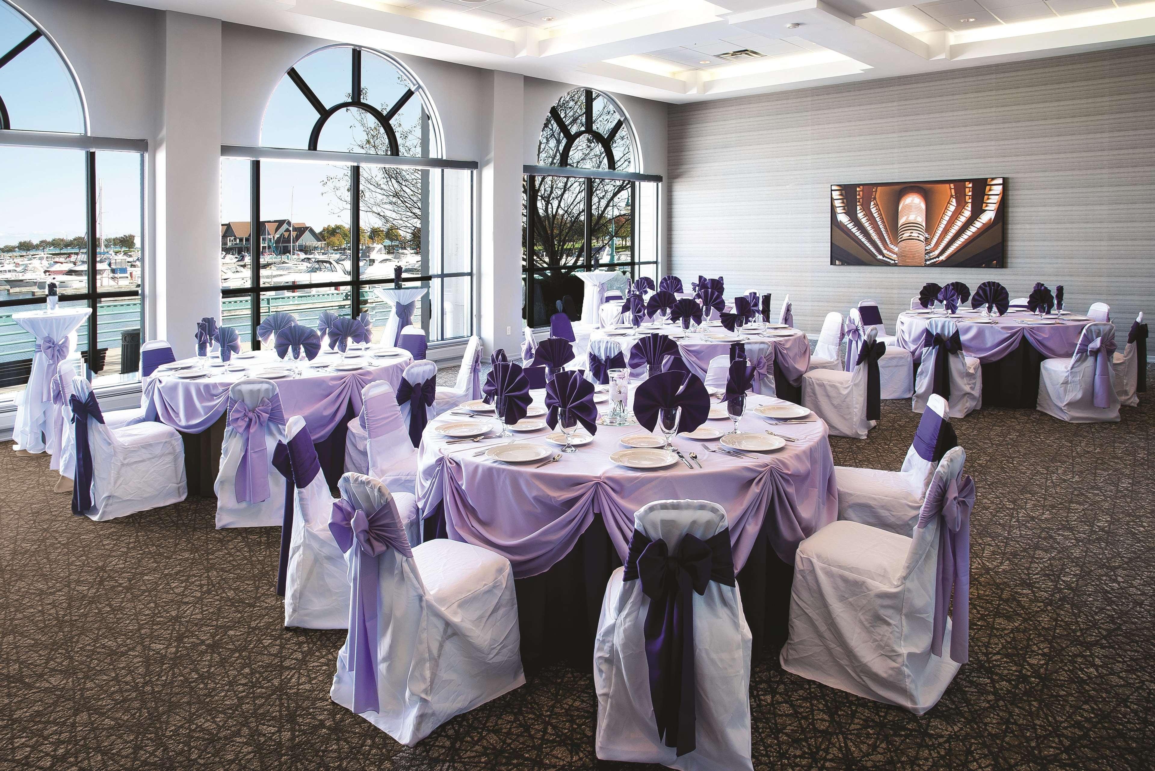 Doubletree By Hilton Racine Harbourwalk Hotel Bagian luar foto