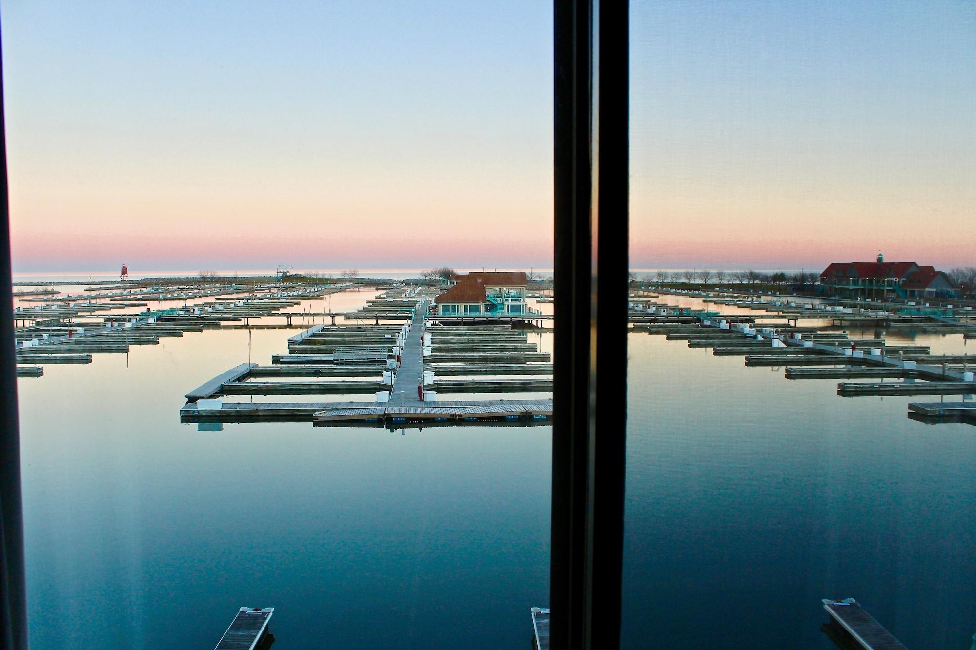 Doubletree By Hilton Racine Harbourwalk Hotel Bagian luar foto