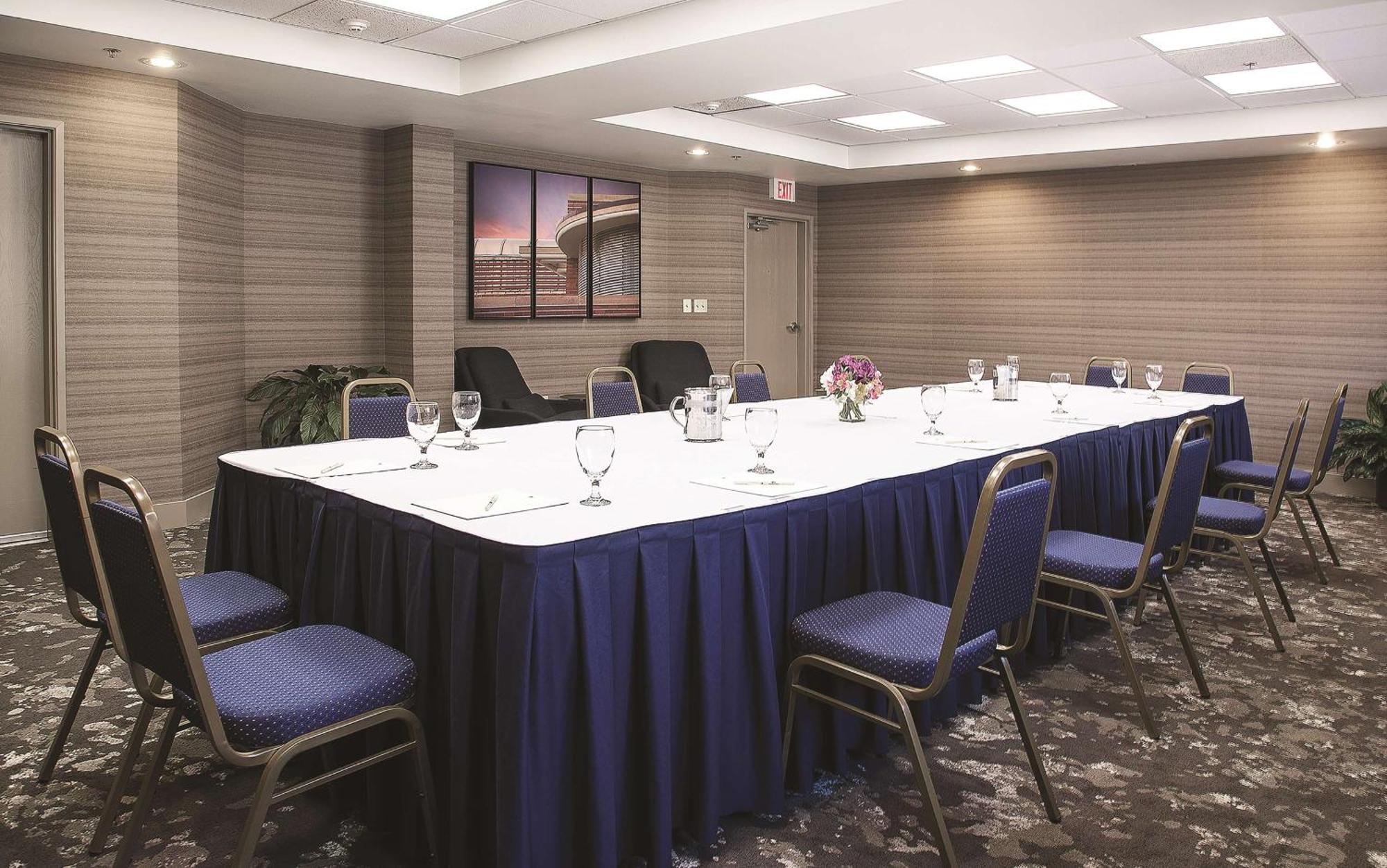Doubletree By Hilton Racine Harbourwalk Hotel Bagian luar foto