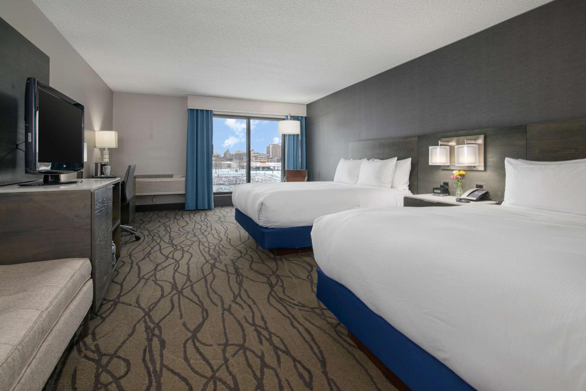 Doubletree By Hilton Racine Harbourwalk Hotel Bagian luar foto